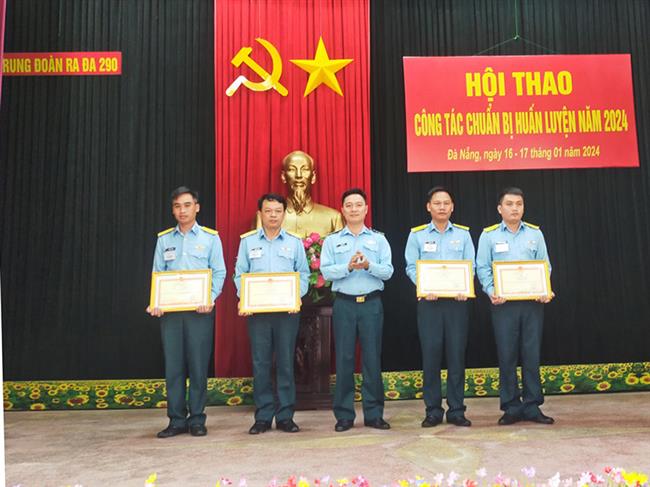 trung-doan-290-to-chuc-hoi-thao-cong-tac-chuan-bi-huan-luyen-nam-2024