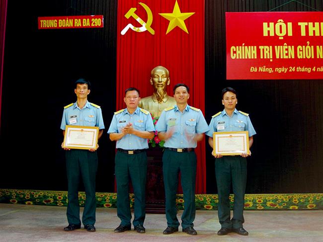 trung-doan-290-to-chuc-hoi-thi-chinh-tri-vien-gioi-nam-2024