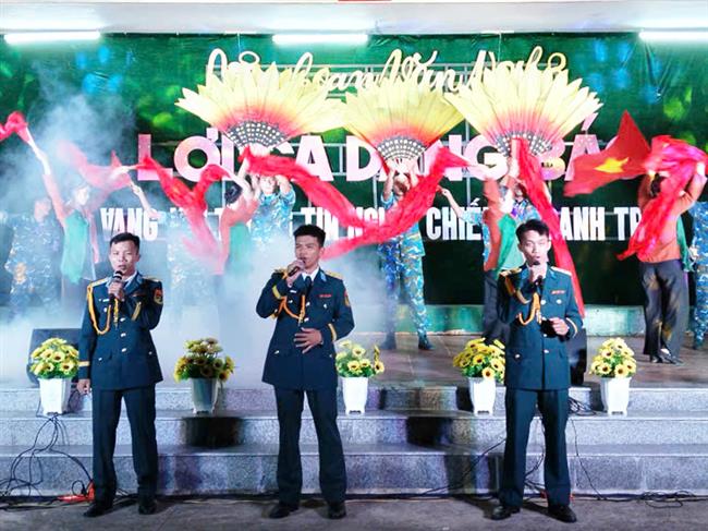 trung-doan-290-to-chuc-lien-hoan-van-nghe-“loi-ca-dang-bac-vang-mai-trong-tim-nguoi-chien-si-canh-troi”