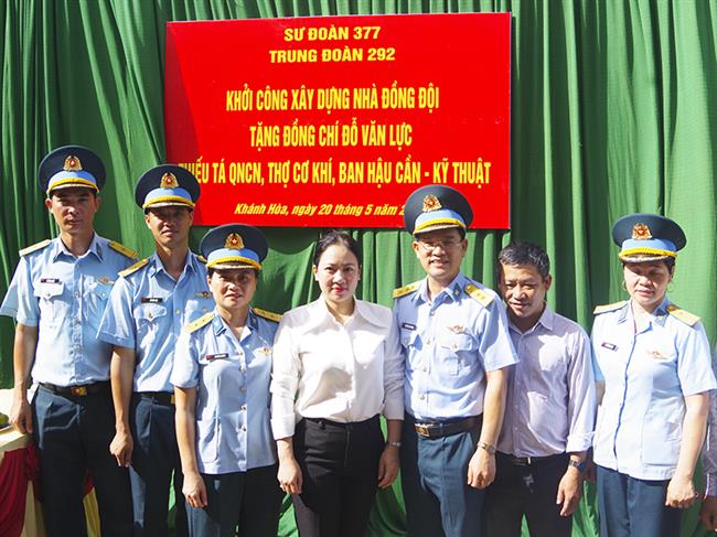 trung-doan-292-phoi-hop-to-chuc-khoi-cong-xay-dung-“nha-dong-doi”-tang-gia-dinh-thieu-ta-qncn-do-van-luc