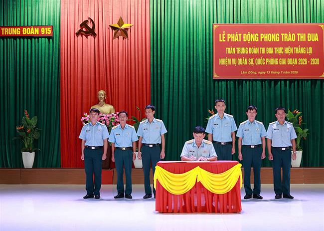 trung-doan-915-phat-dong-phong-trao-thi-dua-thuc-hien-thang-loi-nhiem-vu-quan-su-quoc-phong-giai-doan-2026-2030