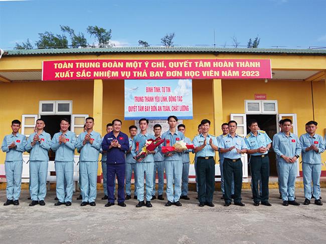 trung-doan-920-hoan-thanh-ke-hoach-tha-bay-don-vong-kin-dot-1-nam-2023