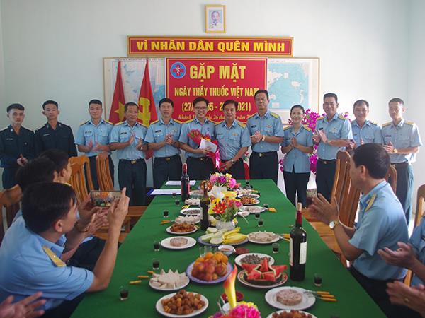 trung-doan-920-to-chuc-gap-mat-nhan-ngay-thay-thuoc-viet-nam-27-2