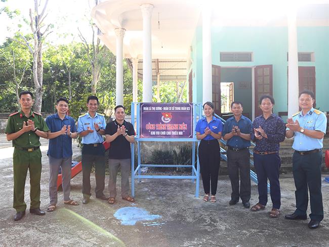 trung-doan-923-lap-dat-va-ban-giao-khu-vui-choi-tang-thon-huu-le-1-xa-tho-xuong-huyen-tho-xuan-tinh-thanh-hoa