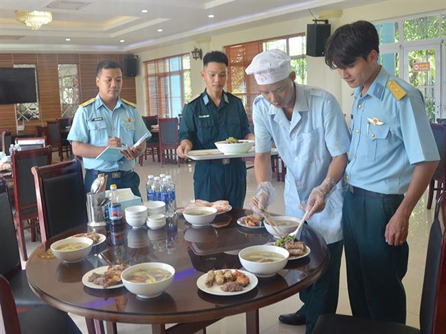 trung-doan-925-nang-cao-chat-luong-bao-dam-suc-khoe-cho-phi-cong