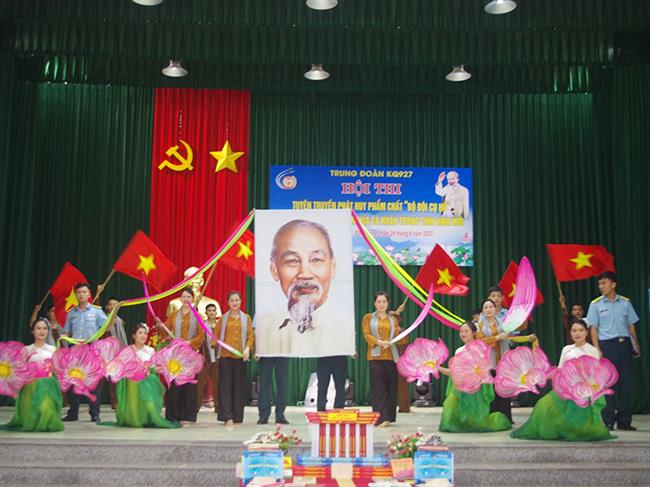 trung-doan-927-to-chuc-hoi-thi-tuyen-truyen-ve-phat-huy-pham-chat-“bo-doi-cu-ho”-kien-quyet-chong-chu-nghia-ca-nhan-trong-tinh-hinh-moi