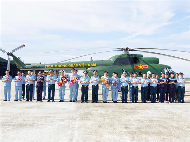 trung-doan-930-hoan-thanh-tot-nhiem-vu-tot-nghiep-thuc-hanh-bay-cho-hoc-vien-phi-cong