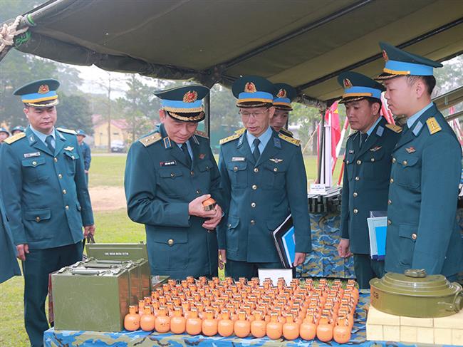 trung-tuong-tran-ngoc-quyen-chinh-uy-quan-chung-pk-kq-kiem-tra-cong-tac-chuan-bi-huan-luyen-chien-si-moi-tai-su-doan-371