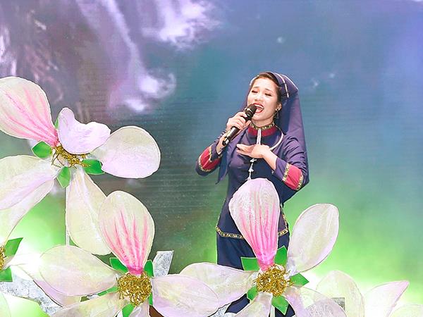 trung-uy-cn-hoang-thi-anh-tuyet-“chay”-het-minh-voi-van-nghe-quan-chung