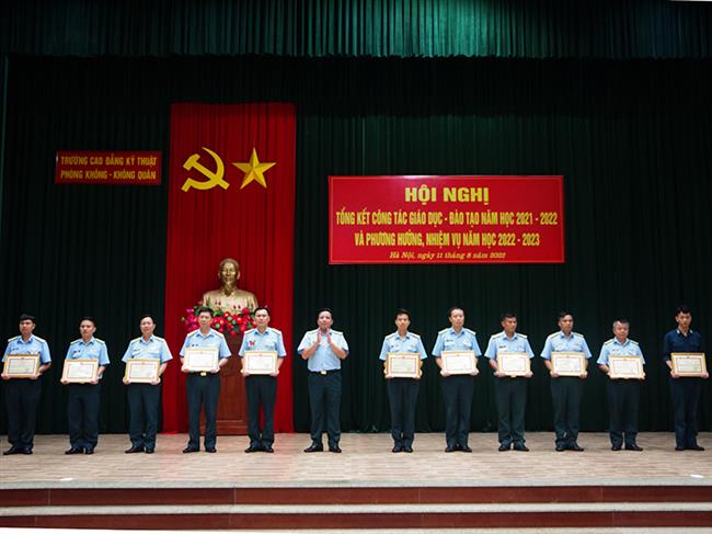 truong-cao-dang-ky-thuat-phong-khong-khong-quan-tong-ket-nam-hoc-2021-2022