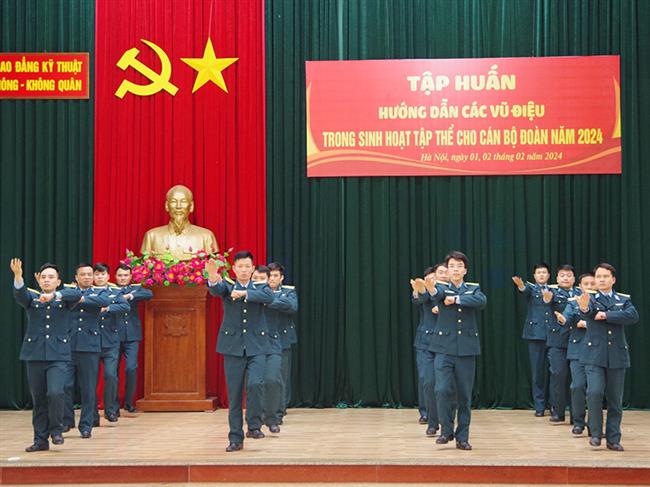 truong-cao-dang-ky-thuat-pk-kq-tap-huan-huong-dan-cac-vu-dieu-trong-sinh-hoat-tap-the-cho-can-bo-doan-nam-2024