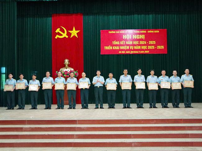 truong-cao-dang-ky-thuat-pk-kq-tong-ket-nam-hoc-2024-2025-va-trien-khai-nhiem-vu-nam-hoc-2025-2026