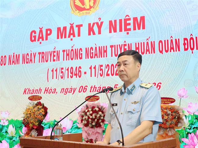 truong-si-quan-khong-quan-gap-mat-ky-niem-80-nam-ngay-truyen-thong-nganh-tuyen-huan-quan-doi