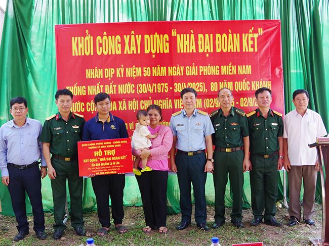 truong-si-quan-khong-quan-khoi-cong-xay-dung-nha-dai-doan-ket-cho-gia-dinh-chinh-sach-tai-tinh-dak-lak