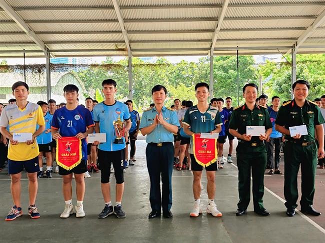 truong-si-quan-khong-quan-to-chuc-giai-bong-chuyen-tuoi-tre-mo-rong-nam-2025