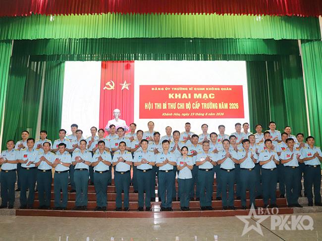 dang-uy-truong-si-quan-khong-quan-to-chuc-hoi-thi-bi-thu-chi-bo-cap-truong-nam-2026