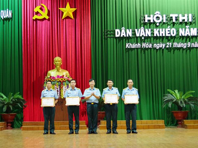 truong-si-quan-khong-quan-to-chuc-hoi-thi-“dan-van-kheo”-nam-2023