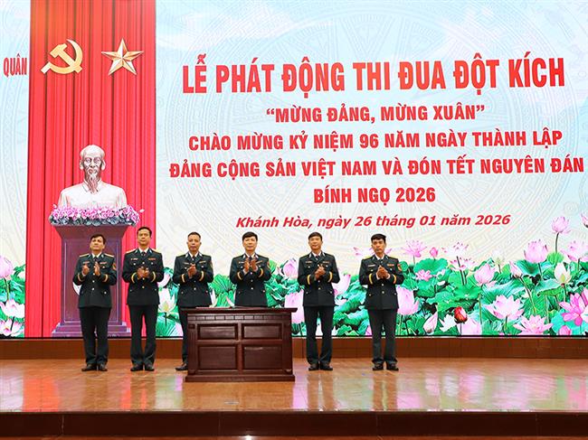 truong-si-quan-khong-quan-phat-dong-thi-dua-dot-kich-“mung-dang-mung-xuan”