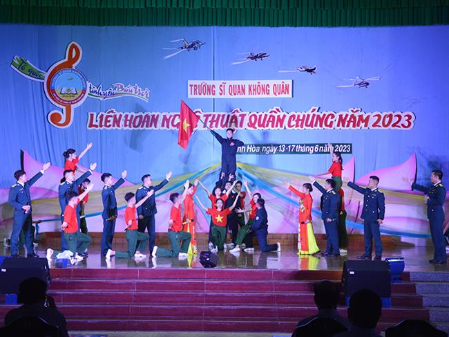 truong-si-quan-khong-quan-to-chuc-lien-hoan-nghe-thuat-quan-chung-nam-2023