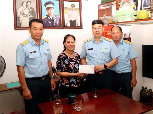 truong-si-quan-khong-quan-to-chuc-cac-hoat-dong-tri-an-nhan-ky-niem-79-nam-ngay-thuong-binh-liet-si
