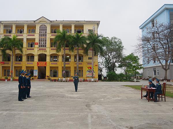 truong-trung-cap-ky-thuat-phong-khong-khong-quan-to-chuc-hoi-thi-cong-tac-chuan-bi-huan-luyen-nam-2021