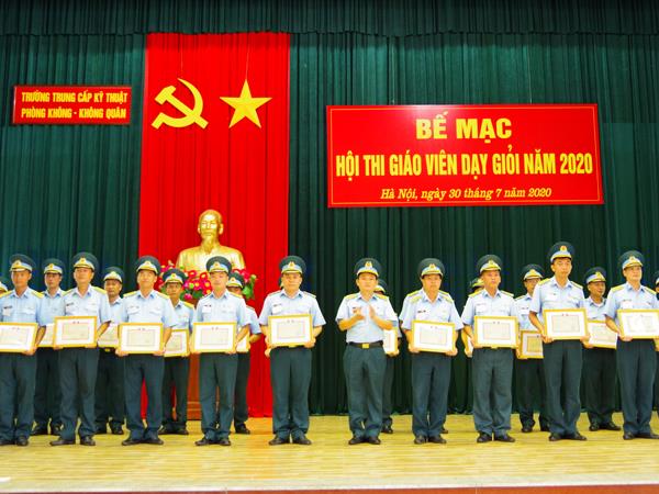 truong-trung-cap-ky-thuat-phong-khong-khong-quan-to-chuc-hoi-thi-giao-vien-day-gioi-nam-2020