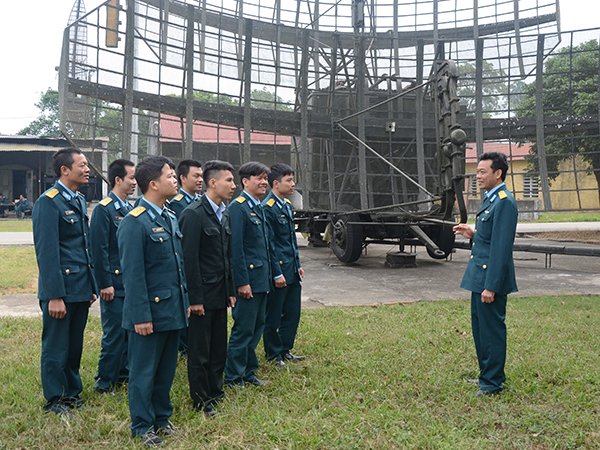 truong-trung-cap-ky-thuat-pk-kq-50-nam-vung-buoc-di-len