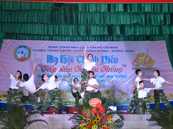 truong-trung-cap-ky-thuat-pk-kq-to-chuc-nhieu-hoat-dong-soi-noi-trong-thang-thanh-nien