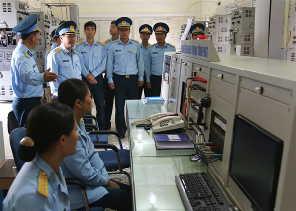 tu-lenh-quan-chung-kiem-tra-lu-doan-26-va-trung-doan-240