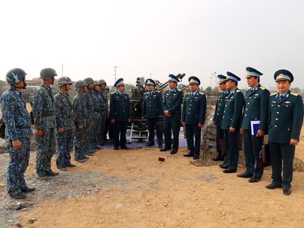 tu-lenh-quan-chung-phong-khong-khong-quan-kiem-tra-san-sang-chien-dau-cac-don-vi-thuoc-su-doan-361