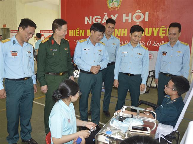 tuoi-tre-hoc-vien-pk-kq-hien-tang-511-don-vi-mau-khoe