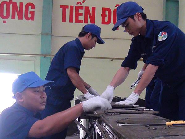 tuoi-tre-nha-may-z119-xung-kich-sang-tao