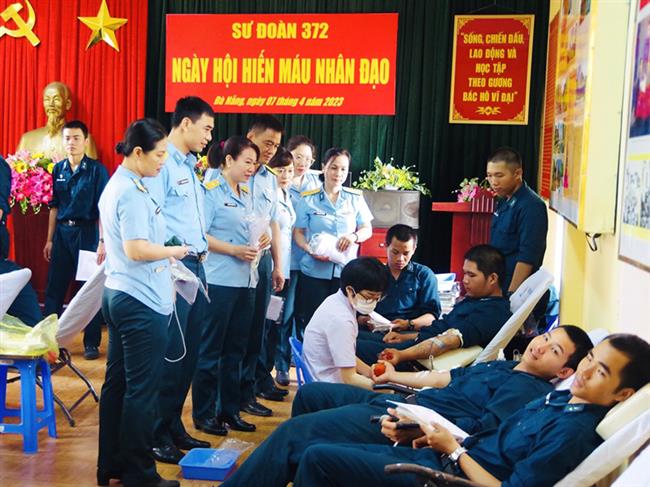 tuoi-tre-su-doan-372-hien-tang-hon-258-don-vi-mau
