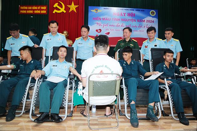 truong-cao-dang-ky-thuat-phong-khong-khong-quan-to-chuc-ngay-hoi-hien-mau-tinh-nguyen-nam-2024