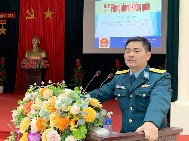vien-kiem-sat-quan-su-khu-vuc-1-quan-chung-phong-khong-khong-quan-to-chuc-pho-bien-giao-duc-phap-luat-nam-2025-tai-cac-don-vi-trong-su-doan-363