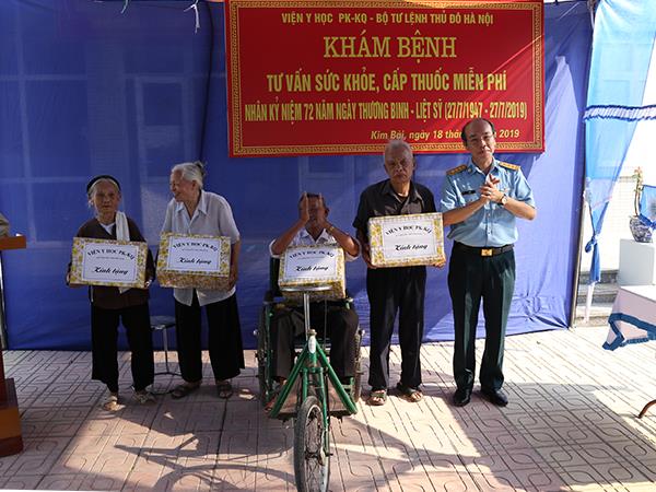 vien-y-hoc-phong-khong-khong-quan-kham-va-cap-thuoc-mien-phi-cho-cac-doi-tuong-chinh-sach-tren-dia-ban-ha-noi