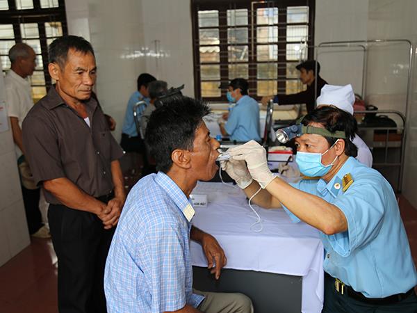 vien-y-hoc-phong-khong-khong-quan-kham-suc-khoe-tu-van-va-cap-thuoc-mien-phi-cho-cac-doi-tuong-chinh-sach-tren-dia-ban-ha-noi
