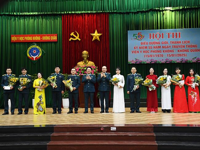 vien-y-hoc-phong-khong-khong-quan-to-chuc-hoi-thi-dieu-duong-vien-gioi-thanh-lich-nam-2025