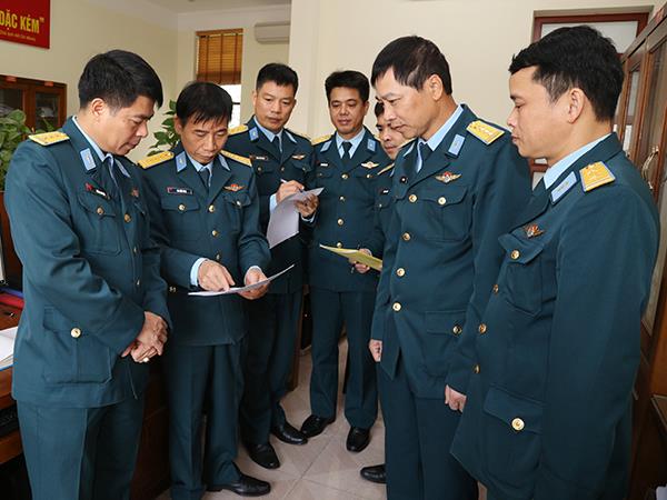 xay-dung-nganh-cong-tac-can-bo-quan-chung-phong-khong-khong-quan-phat-trien-vung-manh