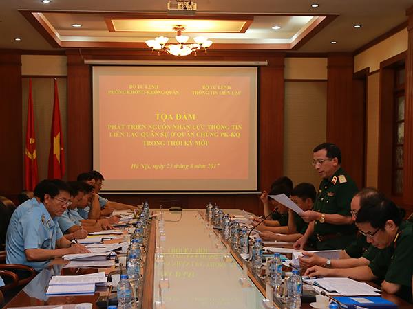 xay-dung-va-phat-trien-nguon-nhan-luc-thong-tin-lien-lac-quan-su