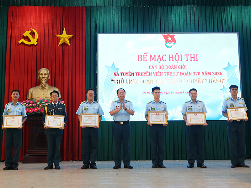 Khơi dậy nhiệt huyết cống hiến của tuổi trẻ Sư đo&agrave;n 370