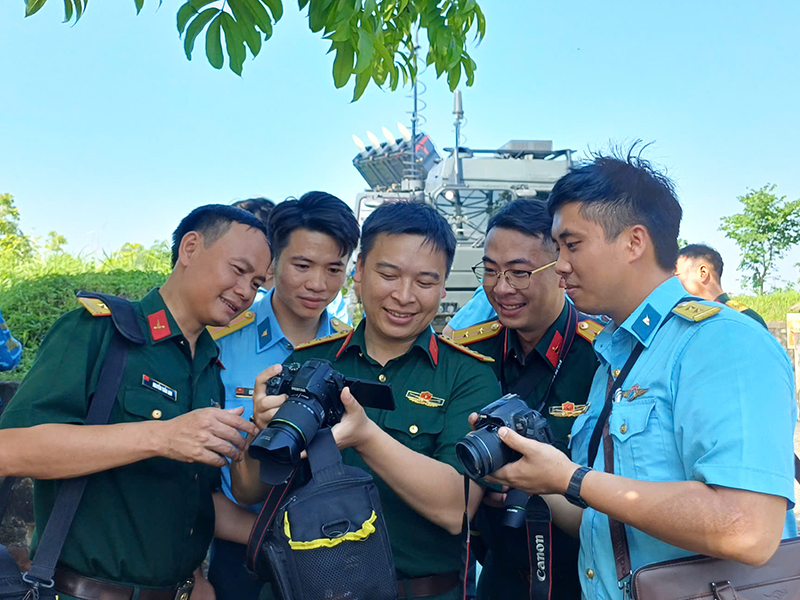 Ph&aacute;t huy vai tr&ograve; &ldquo;c&aacute;nh tay nối d&agrave;i&rdquo; của B&aacute;o Ph&ograve;ng kh&ocirc;ng - Kh&ocirc;ng qu&acirc;n