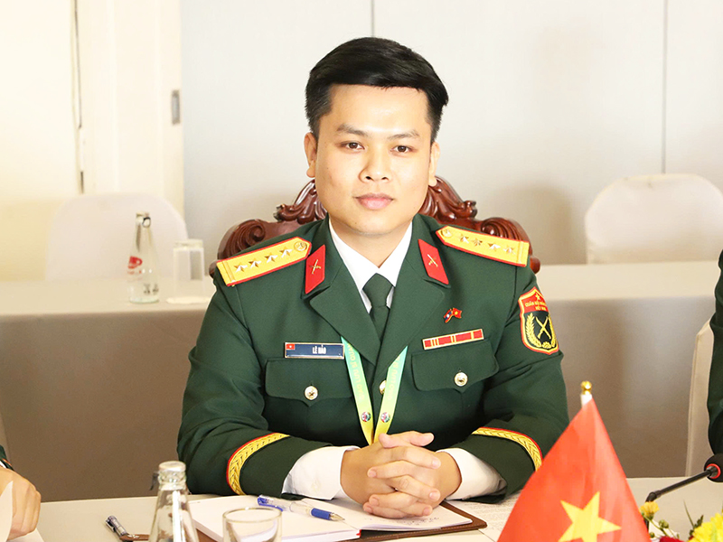 Đoàn Sĩ quan trẻ Quân đội nhân dân Việt Nam hội đàm chính thức cùng Đoàn sĩ quan trẻ Quân đội nhân dân Lào