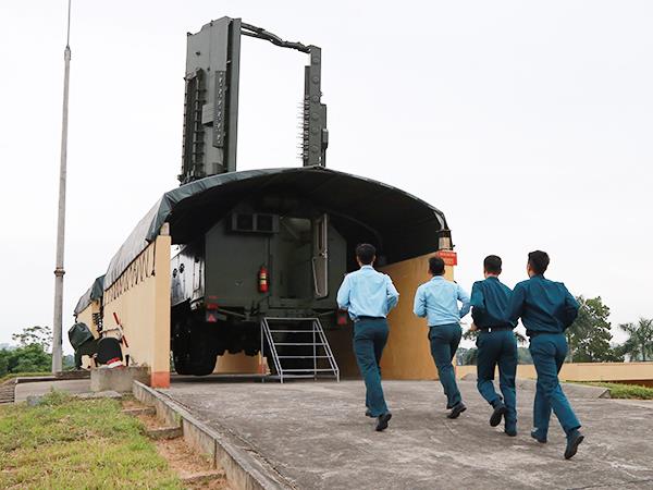 60 năm bền bỉ canh trời Tổ quốc