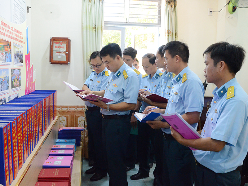 Quân chủng Phòng không - Không quân kiểm tra Trung đoàn 282 xây dựng “điểm” công tác Đảng, công tác chính trị