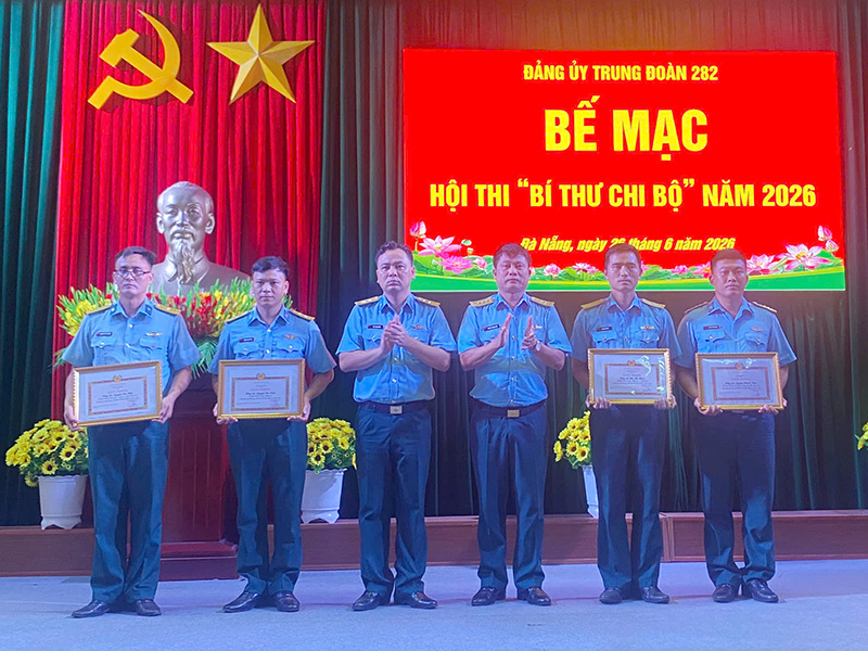 Trung đo&agrave;n 282 tổ chức Hội thi B&iacute; thư chi bộ