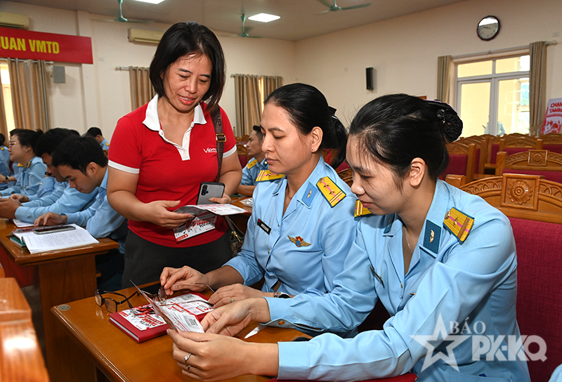 Cục Ch&iacute;nh trị Ph&ograve;ng kh&ocirc;ng-Kh&ocirc;ng qu&acirc;n phối hợp với Viettel H&agrave; Nội tổ chức hội thảo giới thiệu v&agrave; triển khai nền tảng Viettel Tammi