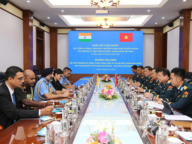 Tham mưu trưởng Không quân Ấn Độ thăm Bộ Tư lệnh Quân chủng Phòng không-Không quân