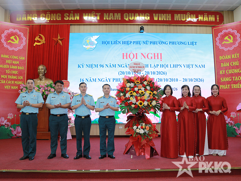 Hội Phụ nữ Lữ đoàn 26 và Hội Phụ nữ phường Phương Liệt, TP Hà Nội ký kết giao ước kết nghĩa