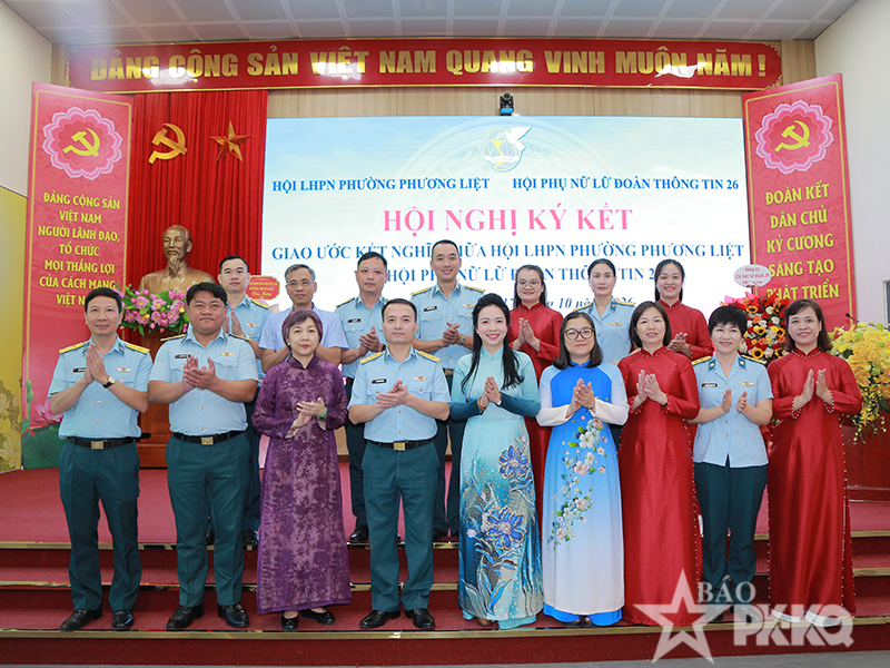 Hội Phụ nữ Lữ đoàn 26 và Hội Phụ nữ phường Phương Liệt, TP Hà Nội ký kết giao ước kết nghĩa